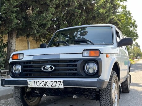 LADA (VAZ) Niva 2000