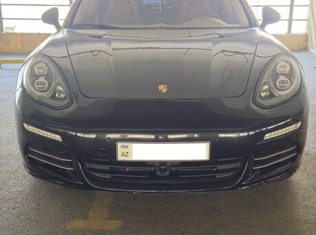 Porsche Panamera 4S 2013