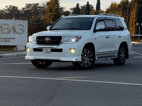 Toyota Land Cruiser 2011