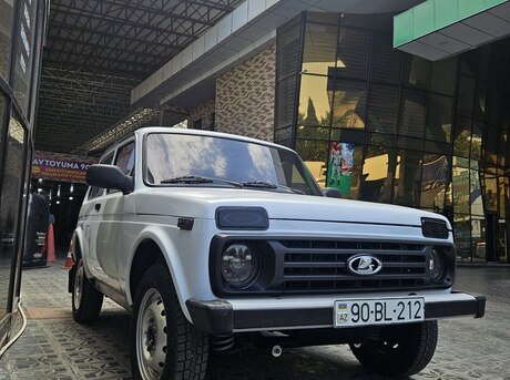 LADA (VAZ) Niva 2011