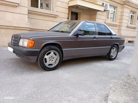 Mercedes 190