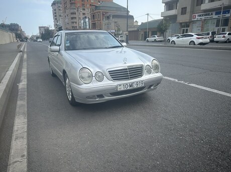Mercedes E 240 2001