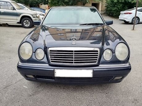 Mercedes E 230