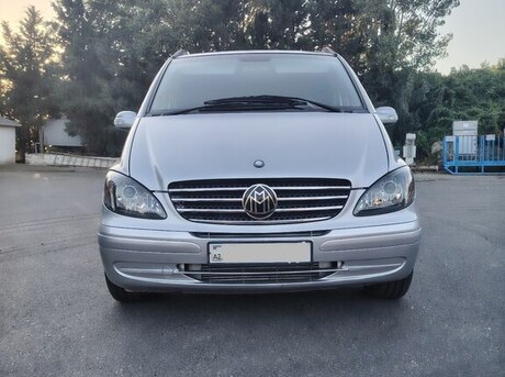 Mercedes Viano 2004
