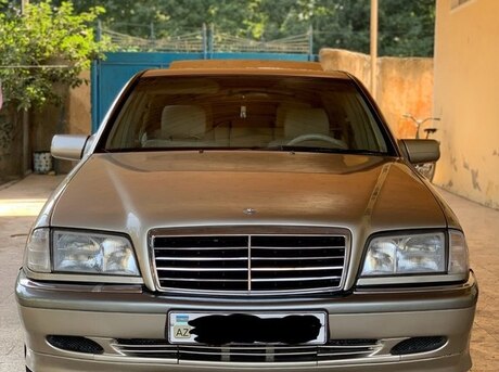 Mercedes C 180