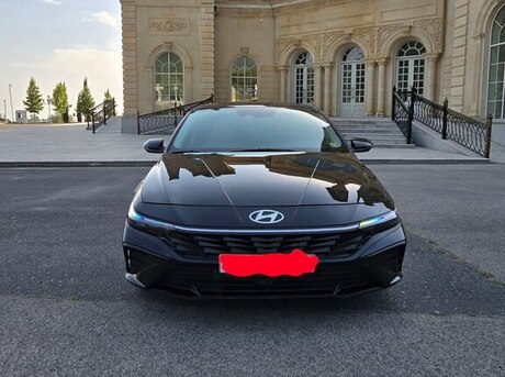 Hyundai Elantra 2024