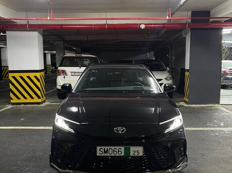 Toyota Camry 2025