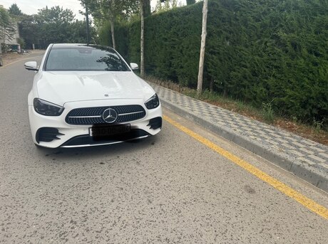 Mercedes E 300 e