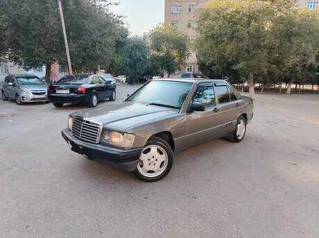 Mercedes 190