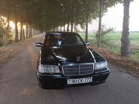 Mercedes C 180