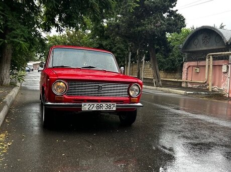 LADA (VAZ) 21011 1988