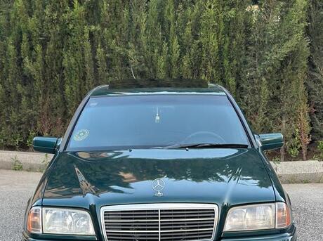 Mercedes C 180