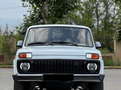 LADA (VAZ) Niva 2010