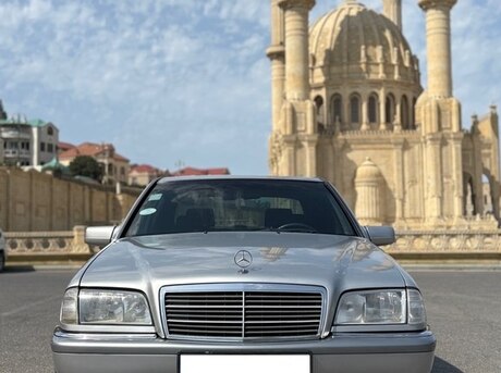 Mercedes C 180