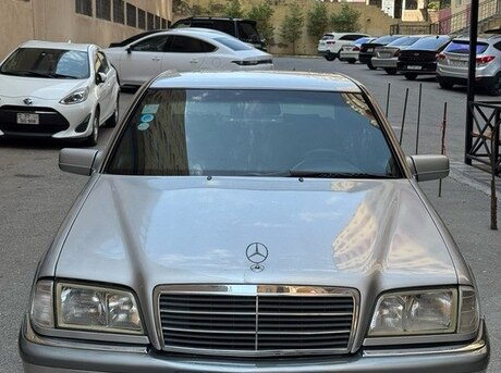 Mercedes C 180