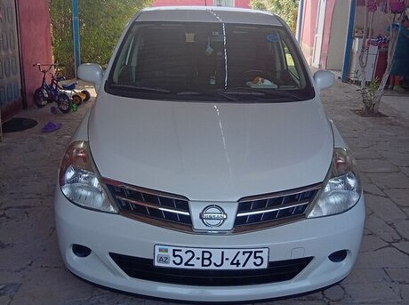 Nissan Tiida 2012