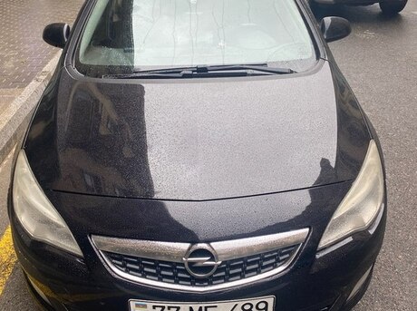 Opel Astra 2011