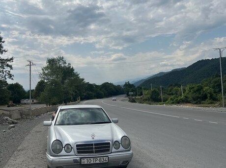 Mercedes E 220