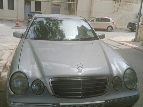 Mercedes E 220 d 2000