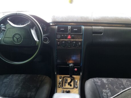 Mercedes E 220 d 1998