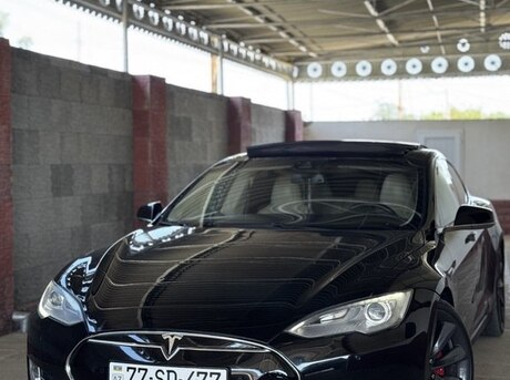Tesla Model S 2014
