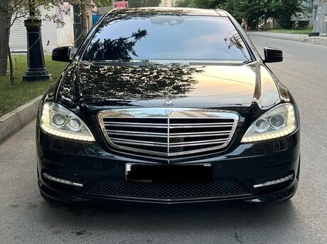 Mercedes S 500