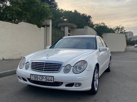Mercedes E 240 2003