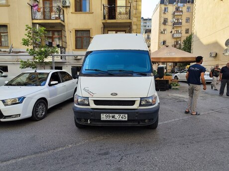 Ford Transit 2000