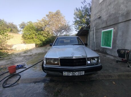 Mercedes 190 1990