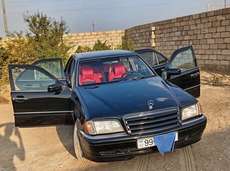 Mercedes C 180