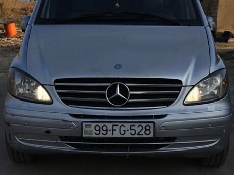 Mercedes Viano 2005