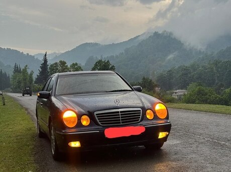 Mercedes E 270 2000