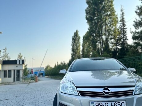 Opel Astra 2009