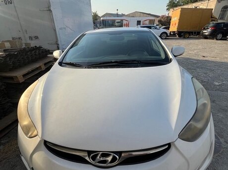 Hyundai Elantra 2012
