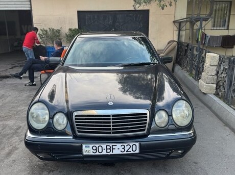 Mercedes E 320