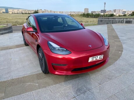 Tesla Model 3 2023