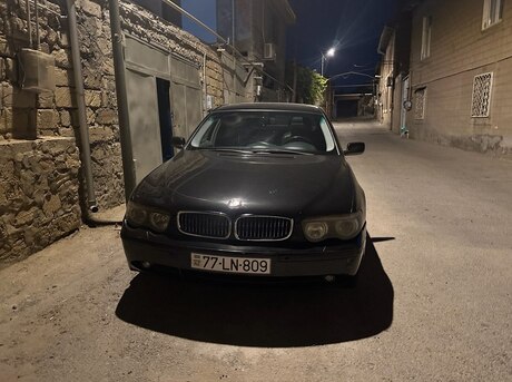 BMW 745