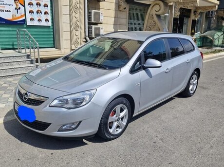 Opel Astra 2011