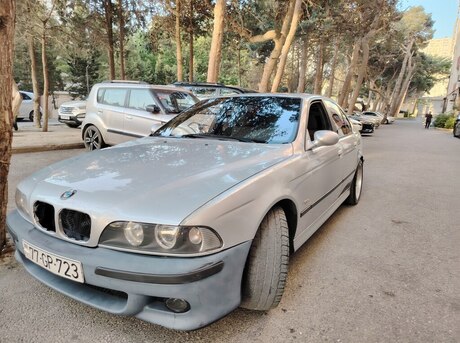BMW 525