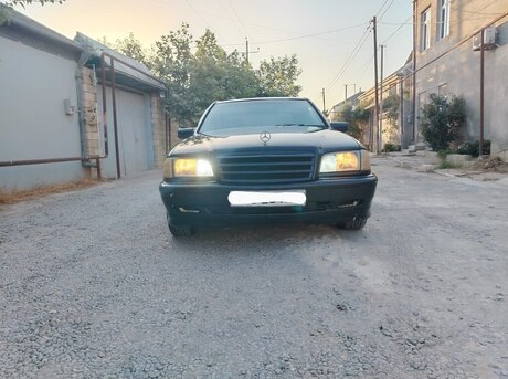 Mercedes C 180