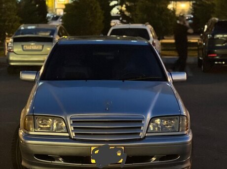 Mercedes C 230