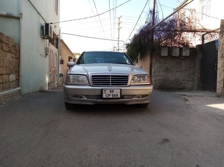 Mercedes C 230