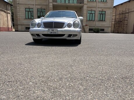 Mercedes E 270 2000