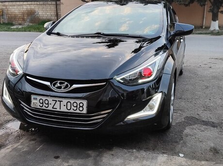 Hyundai Elantra 2012