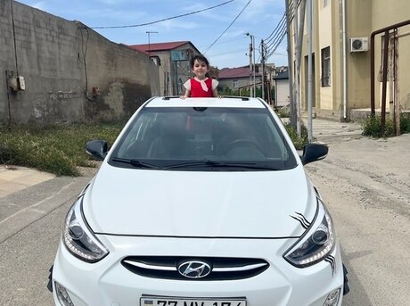 Hyundai Accent 2015