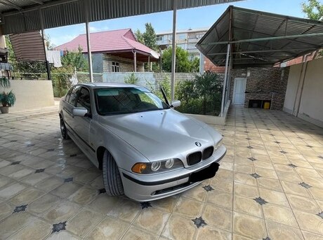 BMW 525