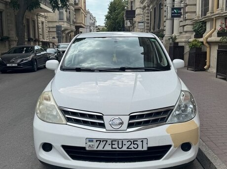 Nissan Tiida 2011
