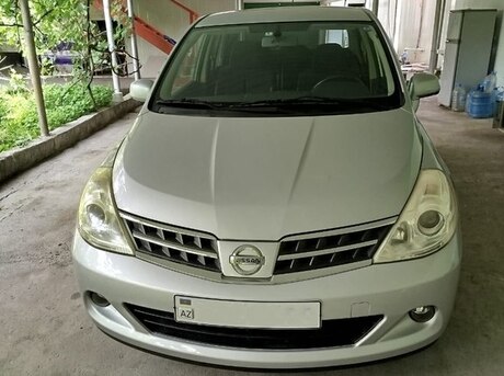 Nissan Tiida 2012