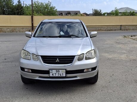 Mitsubishi Airtrek 2001