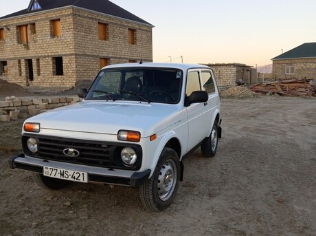 LADA (VAZ) Niva 2015